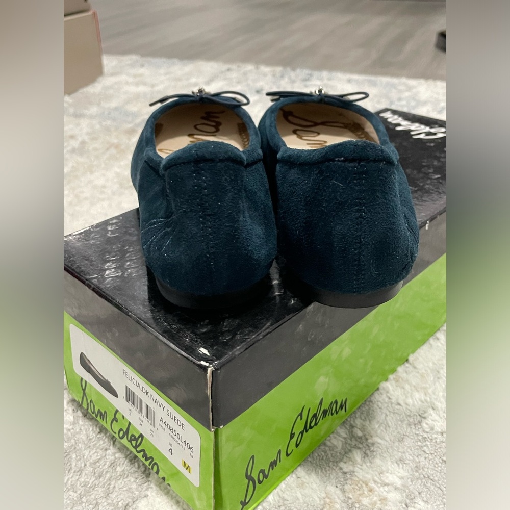 New in Box SAM EDELMAN Felicia Flat Suede Navy (Dark Teal) SIZE 4, NOT A 5 - Picture 4 of 10